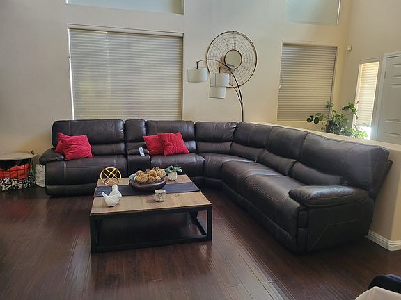 There's a good space to set up a lounge and a table for visitors.
