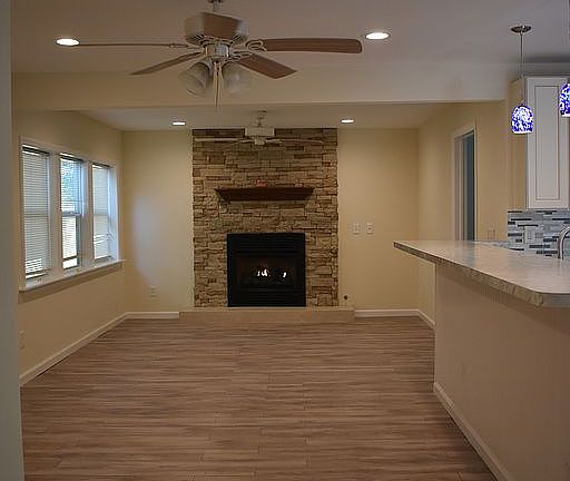 large family room w/gas F/P