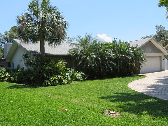 2nd image of 6201 Tanglewood Dr NE