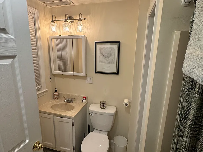 20 Gibbon St #1 — Photo 12
