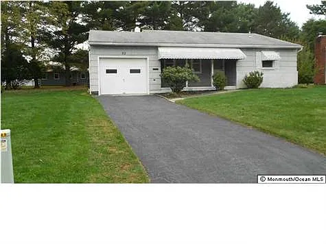 22 Stanford Ct E photo 1