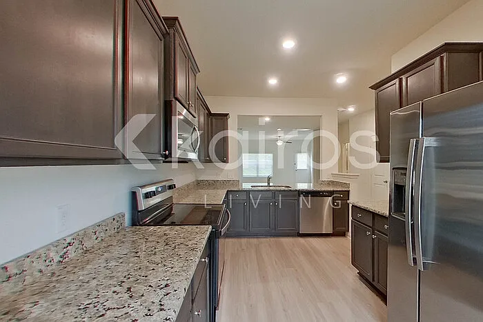 10631 Hillside Creek Dr — Photo 8
