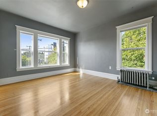 901 NE 43rd St APT 301, Seattle, WA