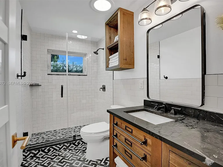 1230 Adams St — Photo 13