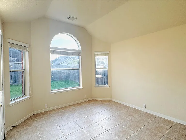 20023 Castlegreen Dr — Photo 11