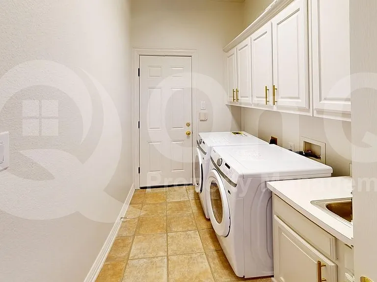 1306 Granger Dr — Photo 15