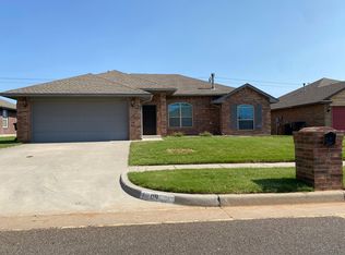 11209 NW 100th St, Yukon, OK 73099