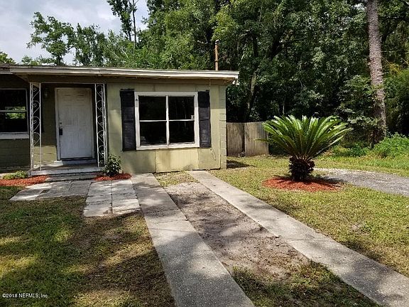 3rd image of 5807 105th St