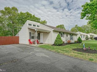 21 Dundalk Ln, Sicklerville, NJ 08081