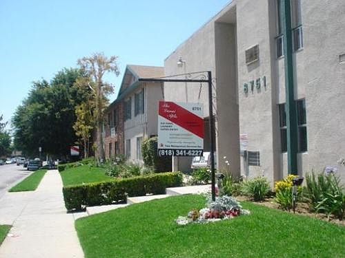1st image of 8751 Owensmouth Ave APT 1