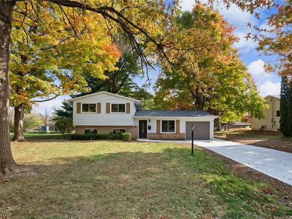 435 S Hillside Dr, Canfield, OH 44406