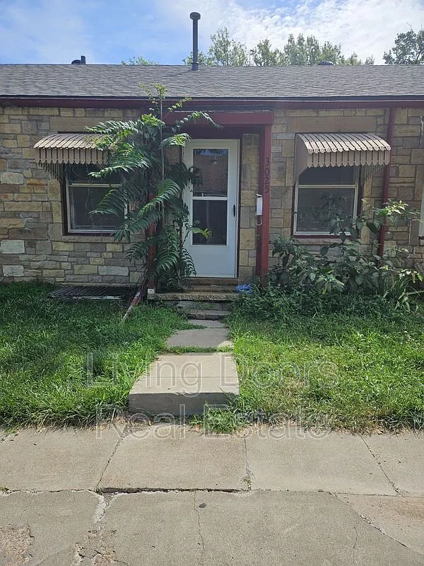 1 bed, 1.0 bath, $1,200 — Photo 1