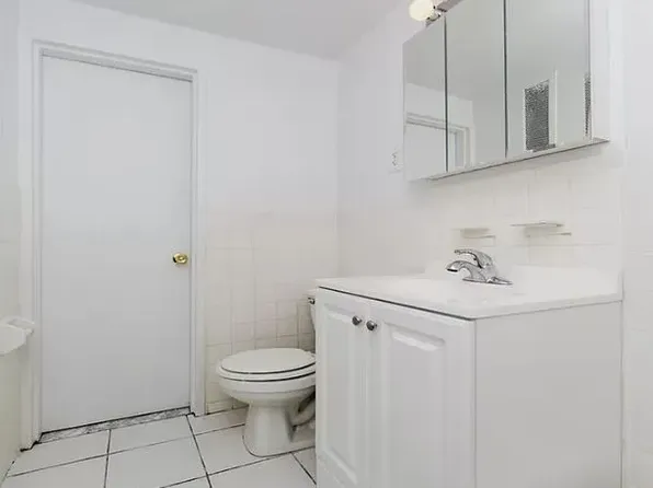 342 East 55th Street image 4 of 6