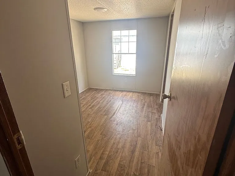 326 Orange St — Photo 6