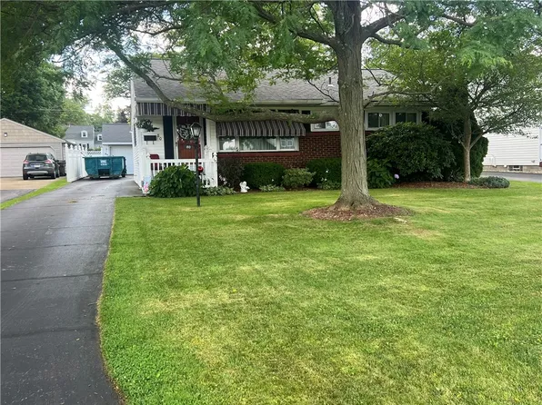 80 Cohassett Dr, Hermitage, PA 16148