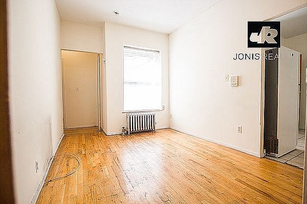 1st image of 121 Saint Marks Pl APT 6