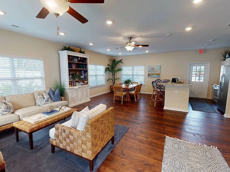 River Oaks Villas — Photo 7