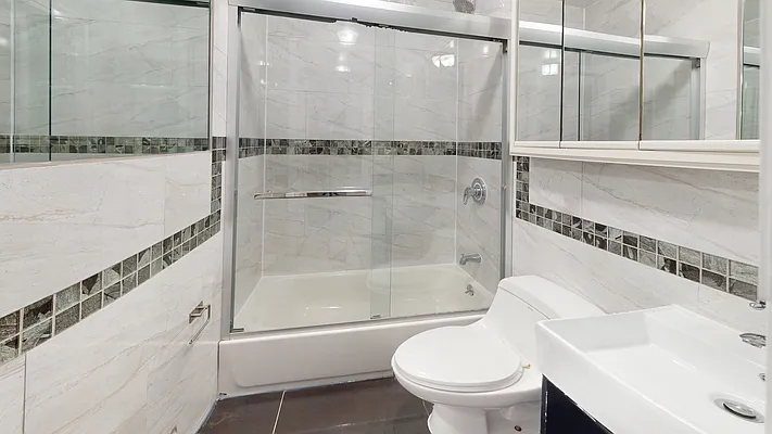 Rented by Bond New York | media 19