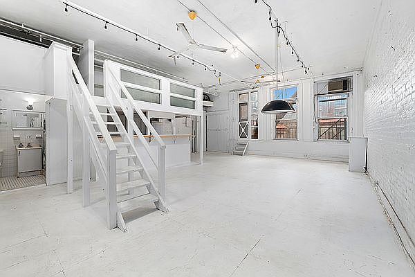 1st image of 654 Broadway #6R