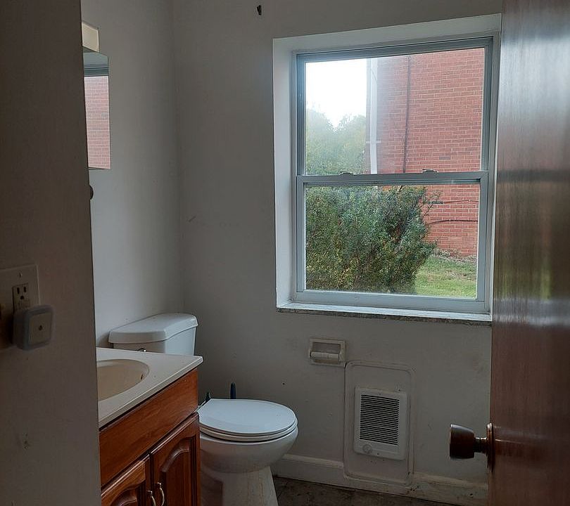 1st image of 924 Seneca Ct APT 58