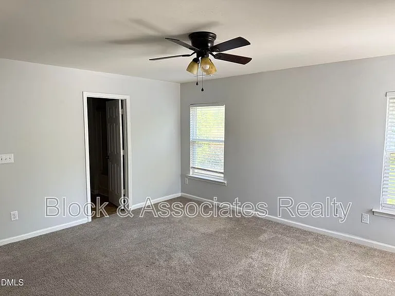 108 Poppy Hills Ct — Photo 12