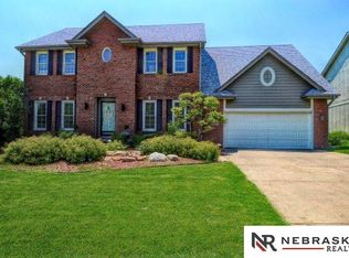 13815 Larimore Ave, Omaha, NE 68164