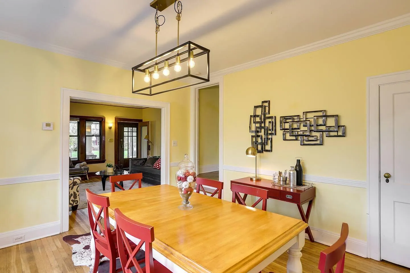 5 bed, 1850 sqft, $2,200 — Photo 1