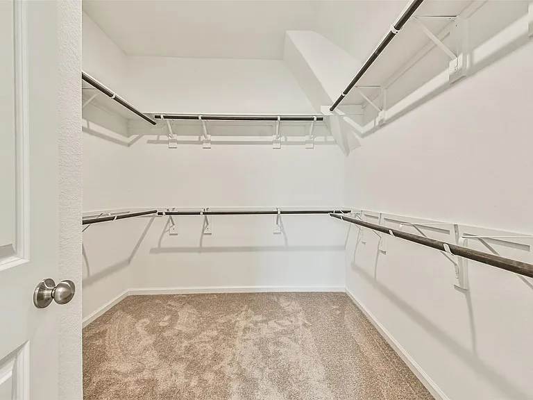 678 Royal Arch — Photo 28