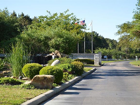 2nd image of 17871 Chestnut Dr