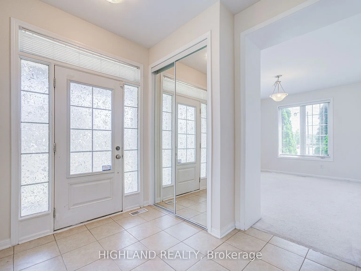3 bed, $3,590 — Photo 4