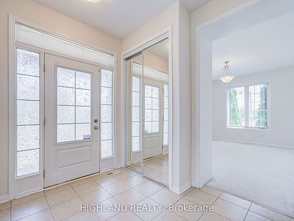 4th image of 513 Tyrone Cres