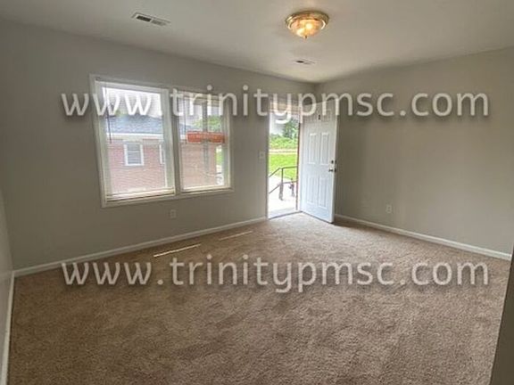 3rd image of 1105 Hampton Ave #B