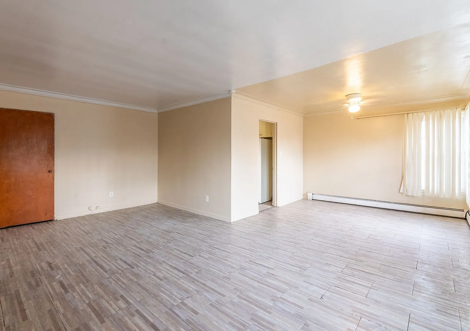 1 &2 Br Apartment With Utilities Included — Photo 4