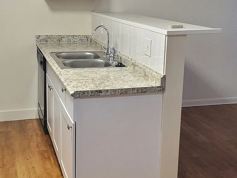 Xavier Landing Apartments — Photo 15