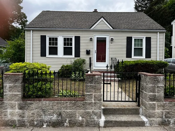 54 Birchcroft Rd, Hyde Park, MA 02136