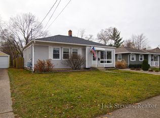 1314 Oaklawn St NE, Grand Rapids, MI 49505