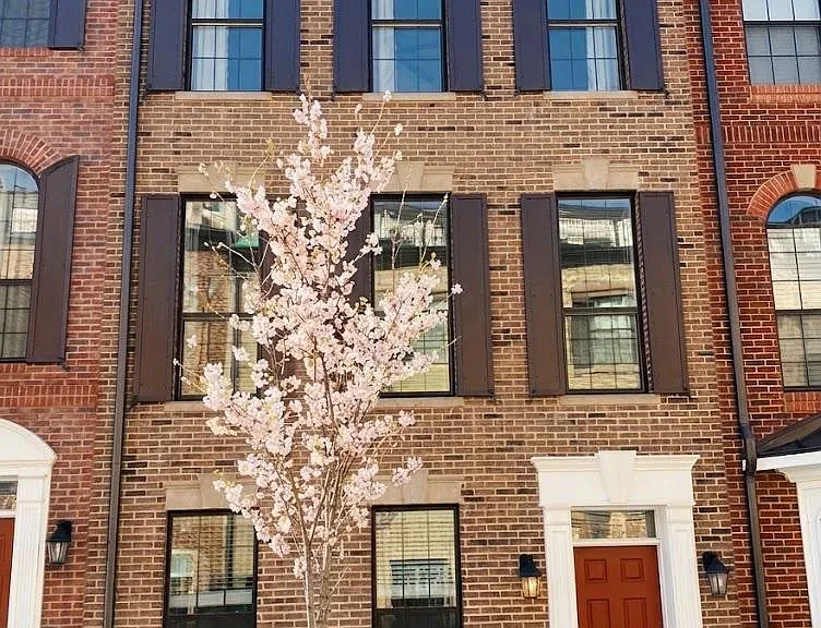 620 Leigh Way — Photo 1
