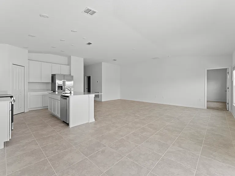 1529 Brentwood Dr — Photo 2