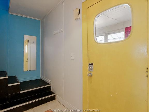 4th image of 361 Josephine Ave