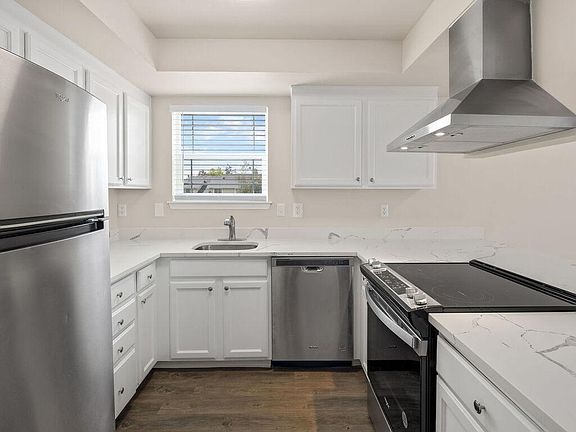 3rd image of 4372 S Pine St APT A