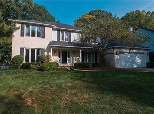 3827 Kings Mill Run, Rocky River, OH