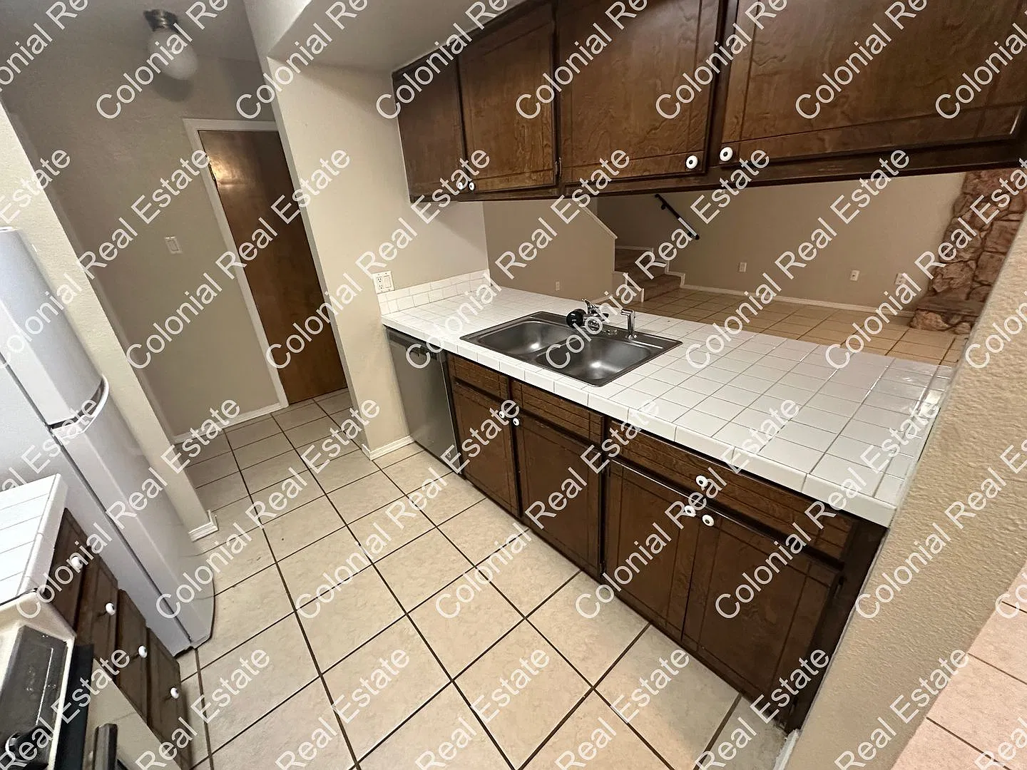 311 Innsdale Terrace — Photo 4