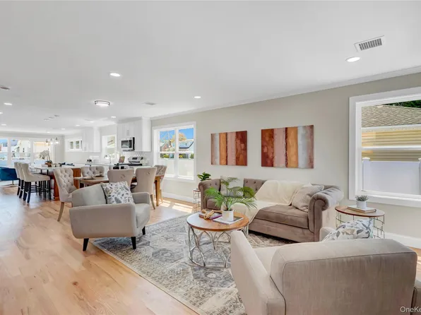 710 Franklin Avenue, Massapequa, NY 11758