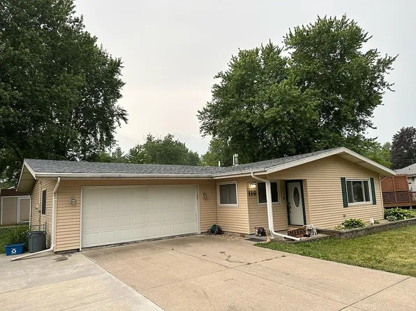 116 Northview Dr, Knoxville, IL 61448