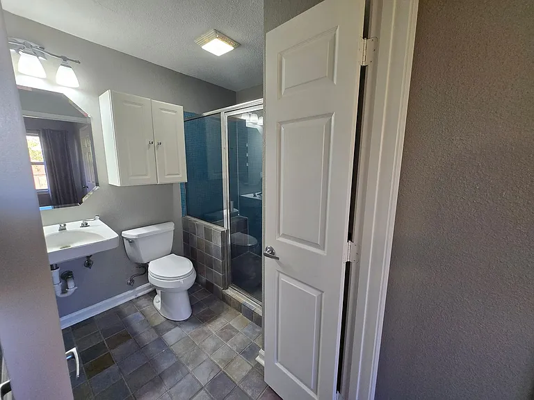 1049 Summerplace Ln — Photo 43