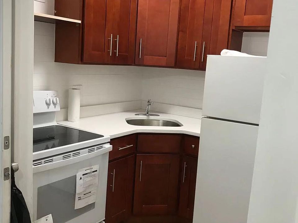 1st image of 21817 Jamaica Ave Unit 2F