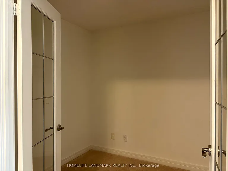16 Harrison Garden Blvd #1812 — Photo 7