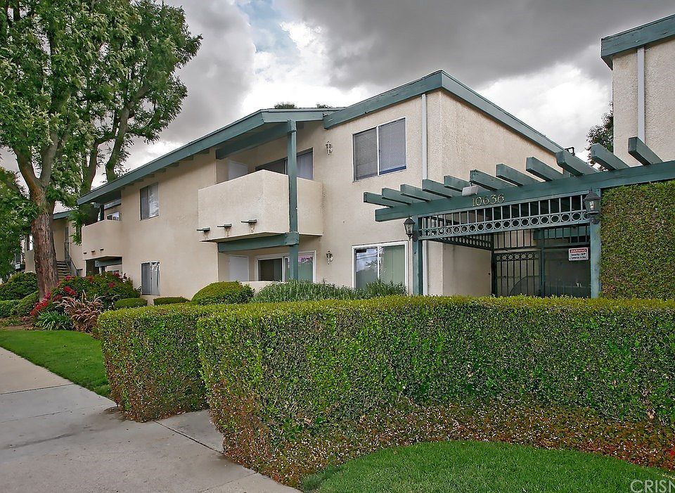 This beautiful lower level unit is situated in the