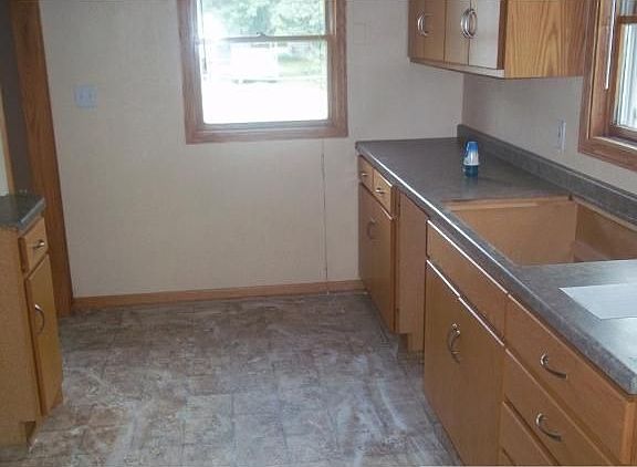3rd image of 822 16th Ave S