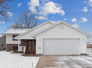 2203 S 4th St, Burlington, IA 52601